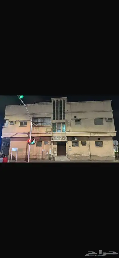 للبيع فيلا دور وثلاث شقق على شاع تجاري على السوم تم البيع 0