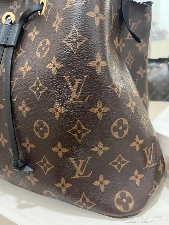 شنطة LV أصليه 0