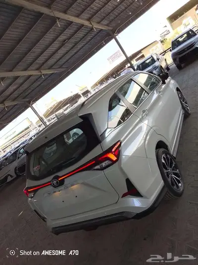 تويوتا فيلوز GLX بنزين موديل 2024 جديد اصفار 1