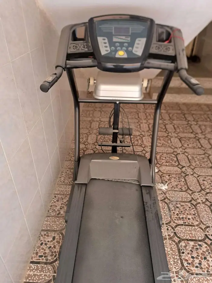 سير رياضي بحالة جيدة للبيع 0