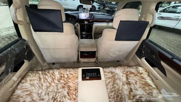 لكزس LX 570 موديل 2020 6