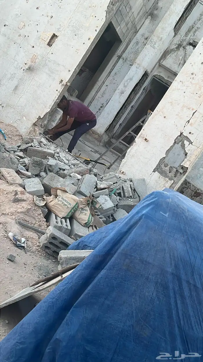 سعودي مشرف على ترميم مباني وفلل وعماير قديمة 3