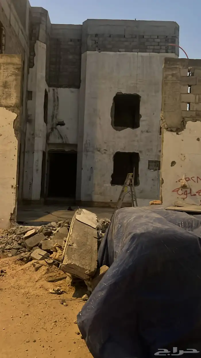 سعودي مشرف على ترميم مباني وفلل وعماير قديمة 4