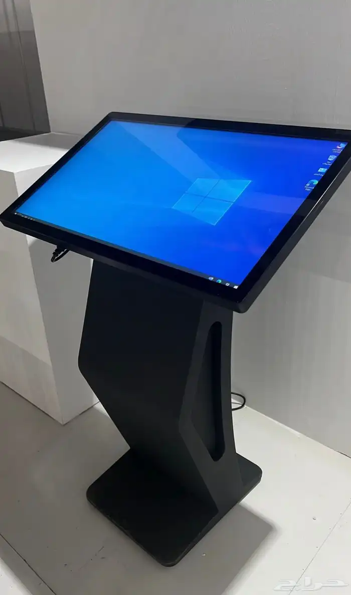 تاجير شاشات سماعات وإضاءات 9