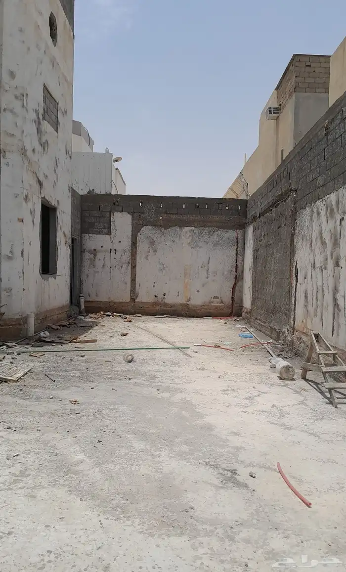 سعودي مشرف على ترميم مباني وفلل وعماير قديمة 8