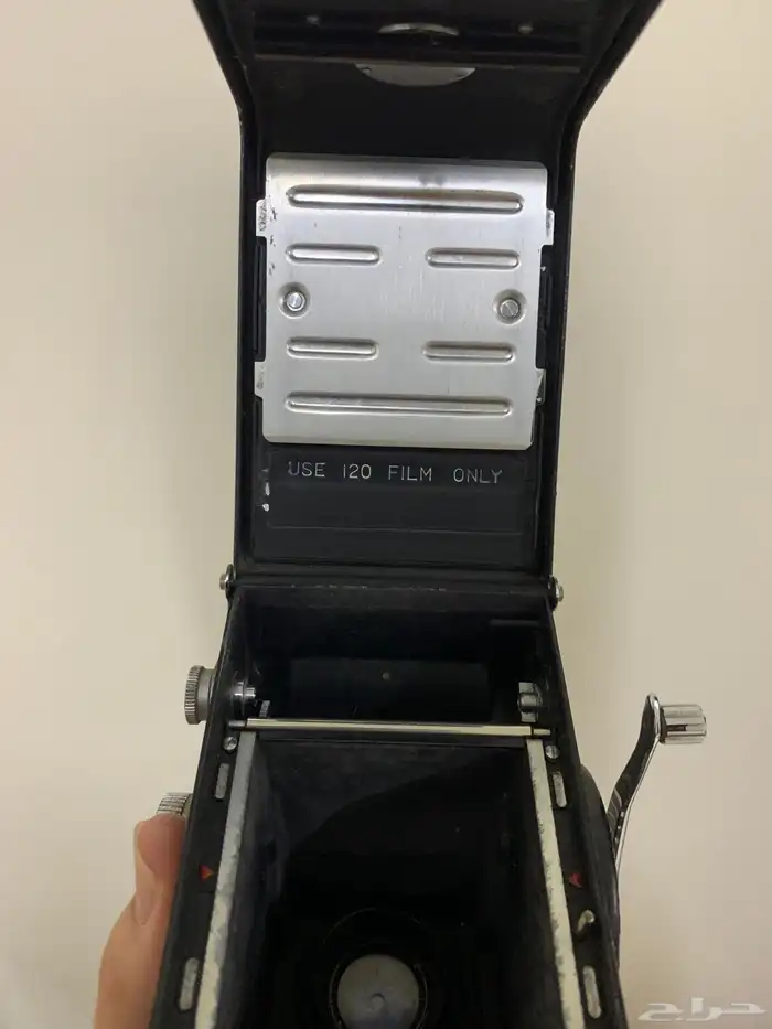 كاميرا قديمة YASHICA 6