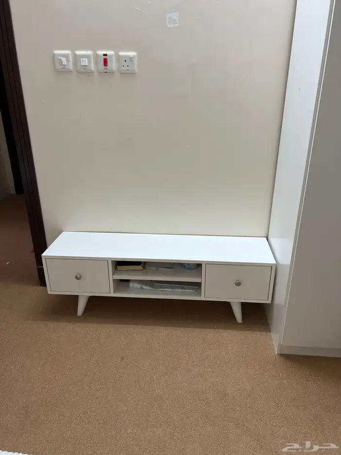طاولة شاشه نظيفه للبيع 1