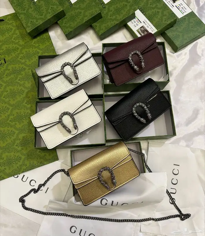 كعب ماركة عده تشكيلات مختلفه وايضا شنط كوتش 50