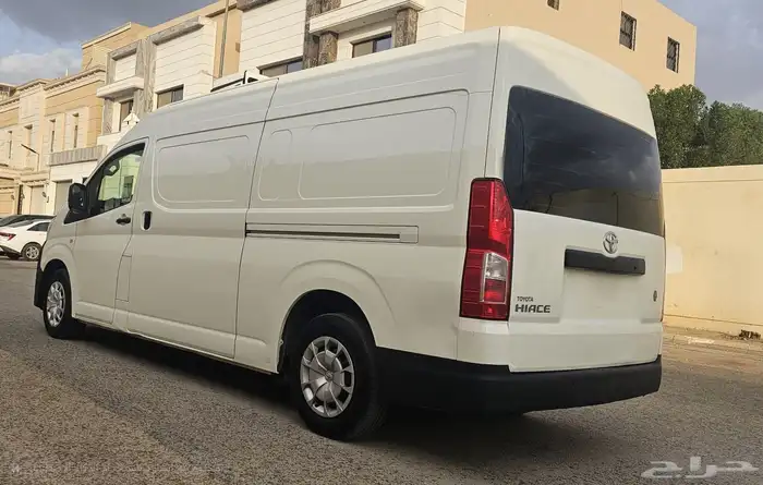 باص تويوتا هايس 2023 سقف عالي ثلاجة 2