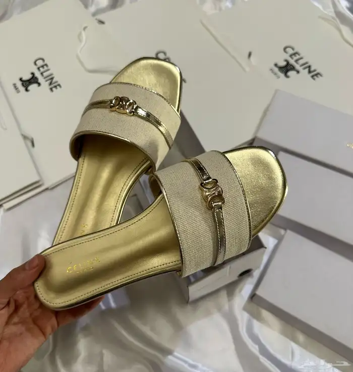 كعب ماركة عده تشكيلات مختلفه وايضا شنط كوتش 9