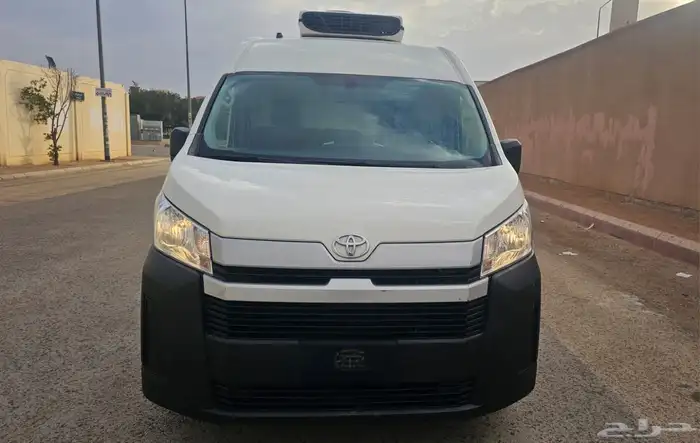 باص تويوتا هايس 2023 سقف عالي ثلاجة 0