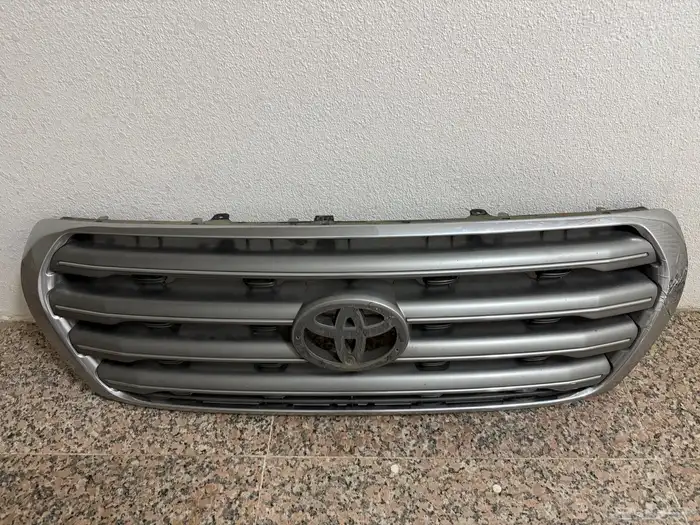 للبيع شمعة وشبك لاند كروزر 2008 2