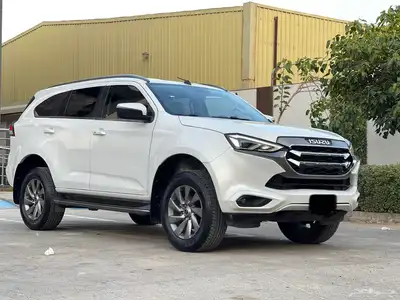 جيب ايسوزو MU-X 2023 1