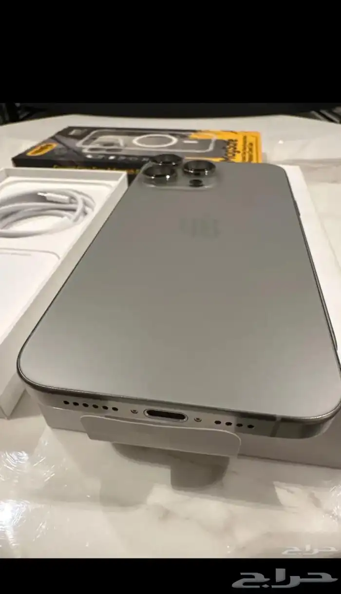 للبيع ايفون 15 برو 1
