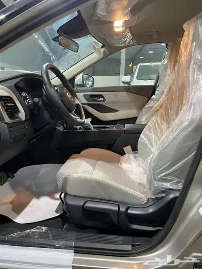 نيسان آكس تريل 2025استندر بدون دبل7مقاعد 14