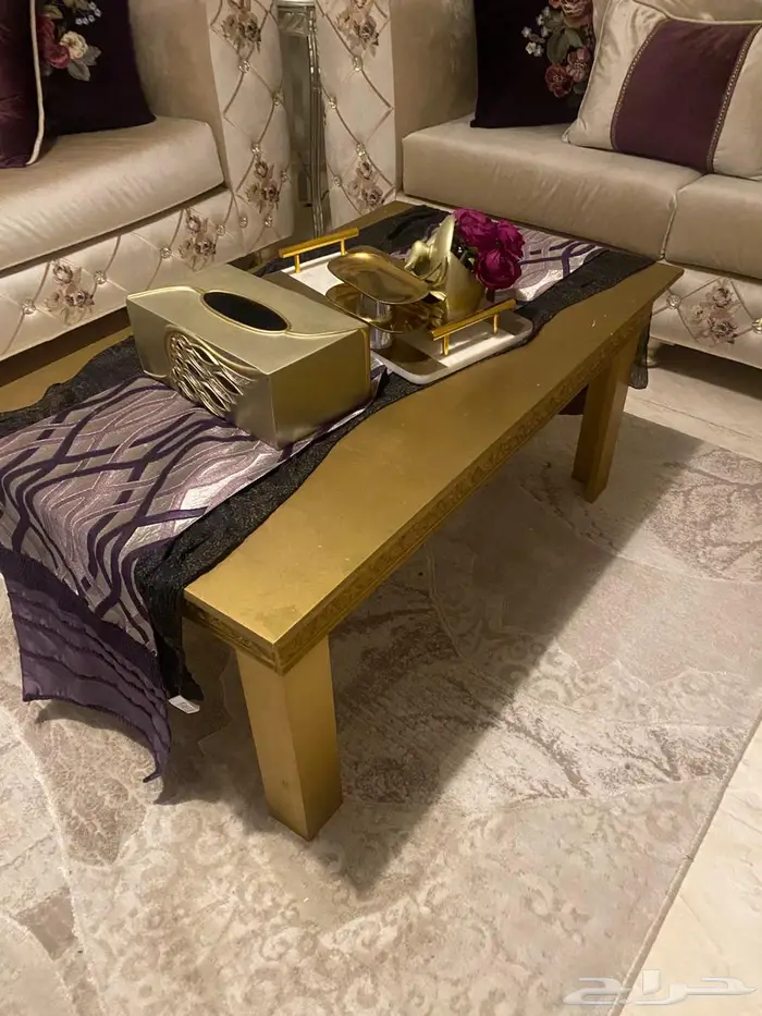 طاولة مجلس لون ذهبي 0