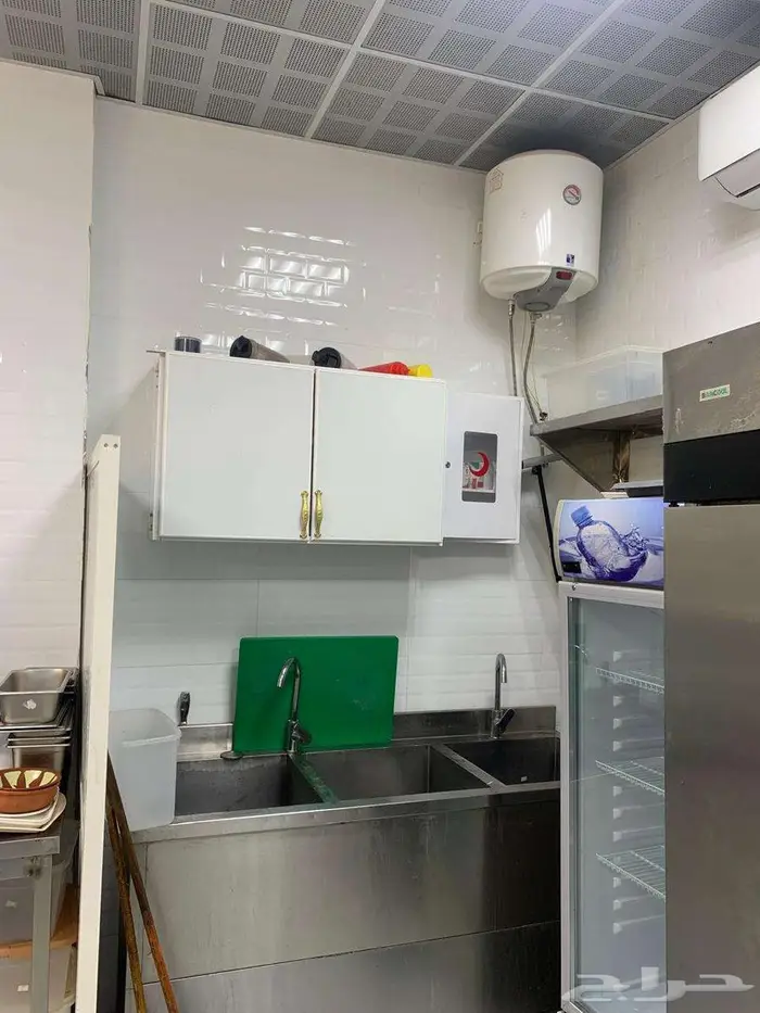 تم البيع  بوفية مميزة للتقبيل بجميع أغراضها 17