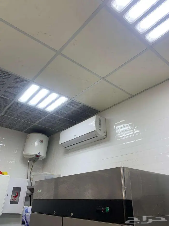 تم البيع  بوفية مميزة للتقبيل بجميع أغراضها 18