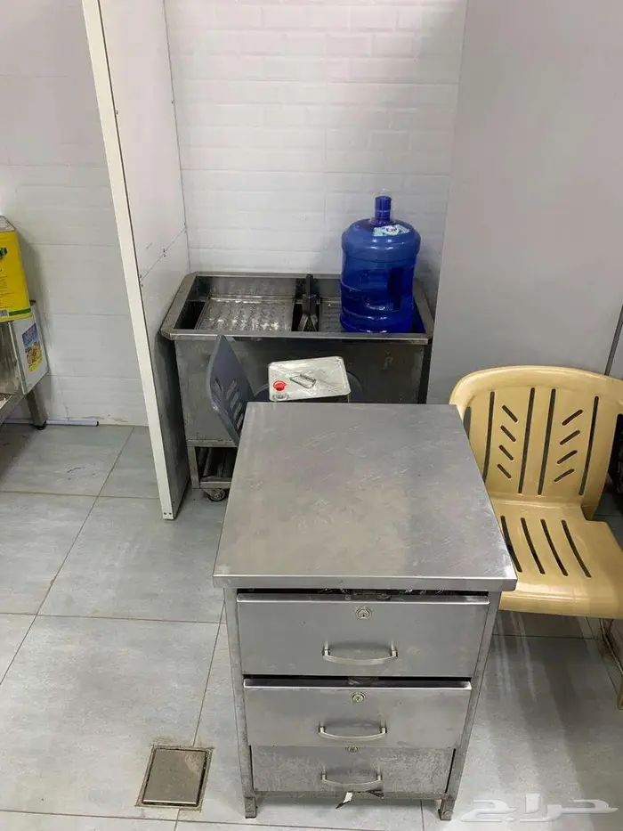 تم البيع  بوفية مميزة للتقبيل بجميع أغراضها 20