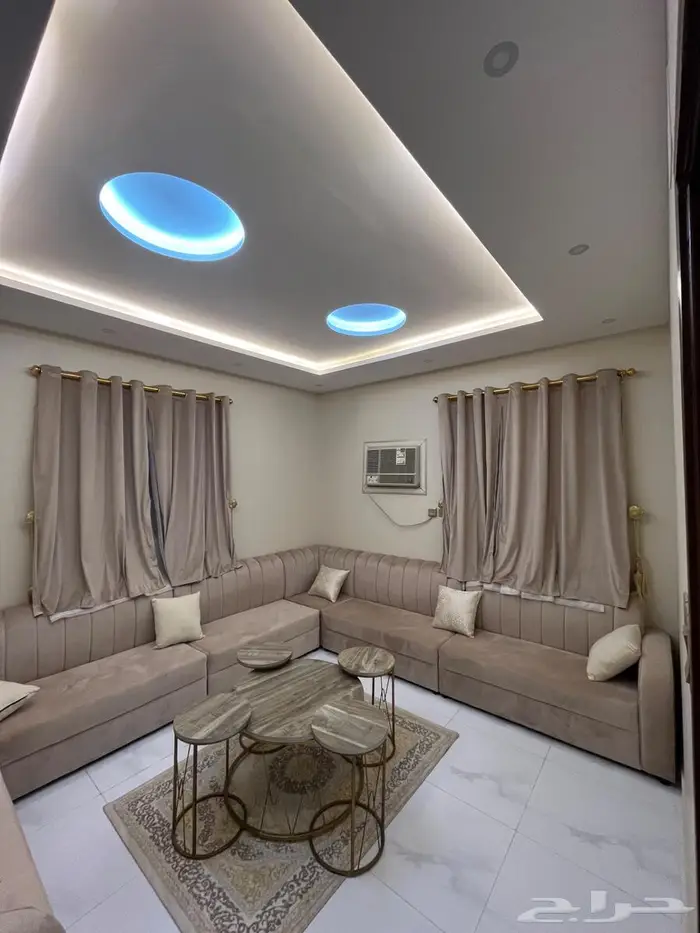 مجالس كامل كنب   2 ستارة   طاولات خدمة   فرشة ارضية 1