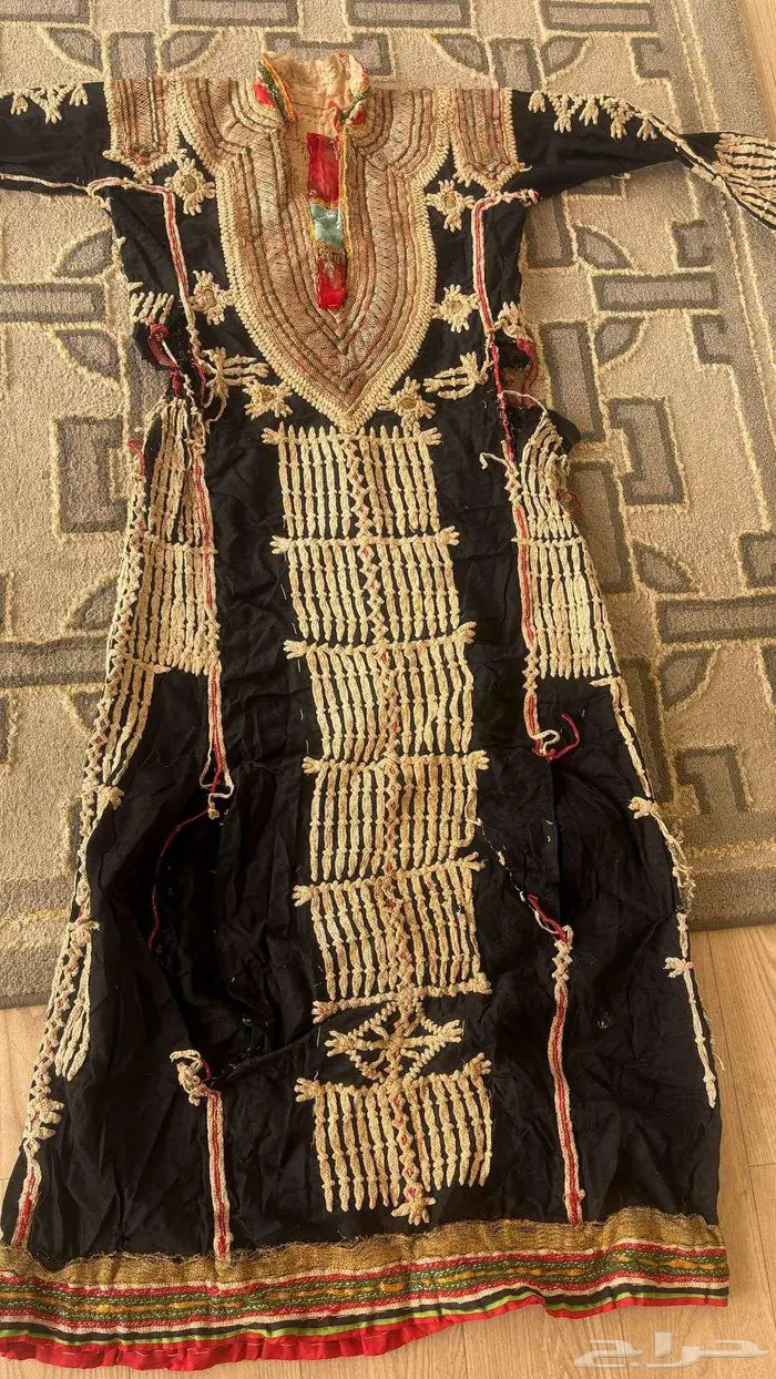 قطع تراثيه قديمه جدا من منطقه الجنوب على السوم 6
