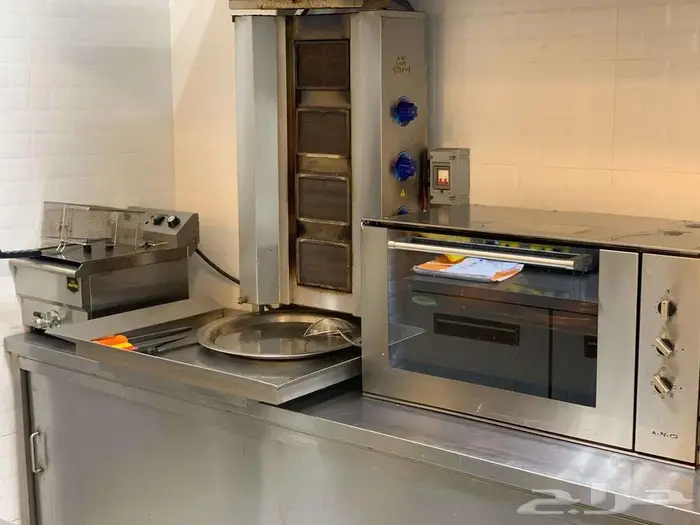 تم البيع  بوفية مميزة للتقبيل بجميع أغراضها 8