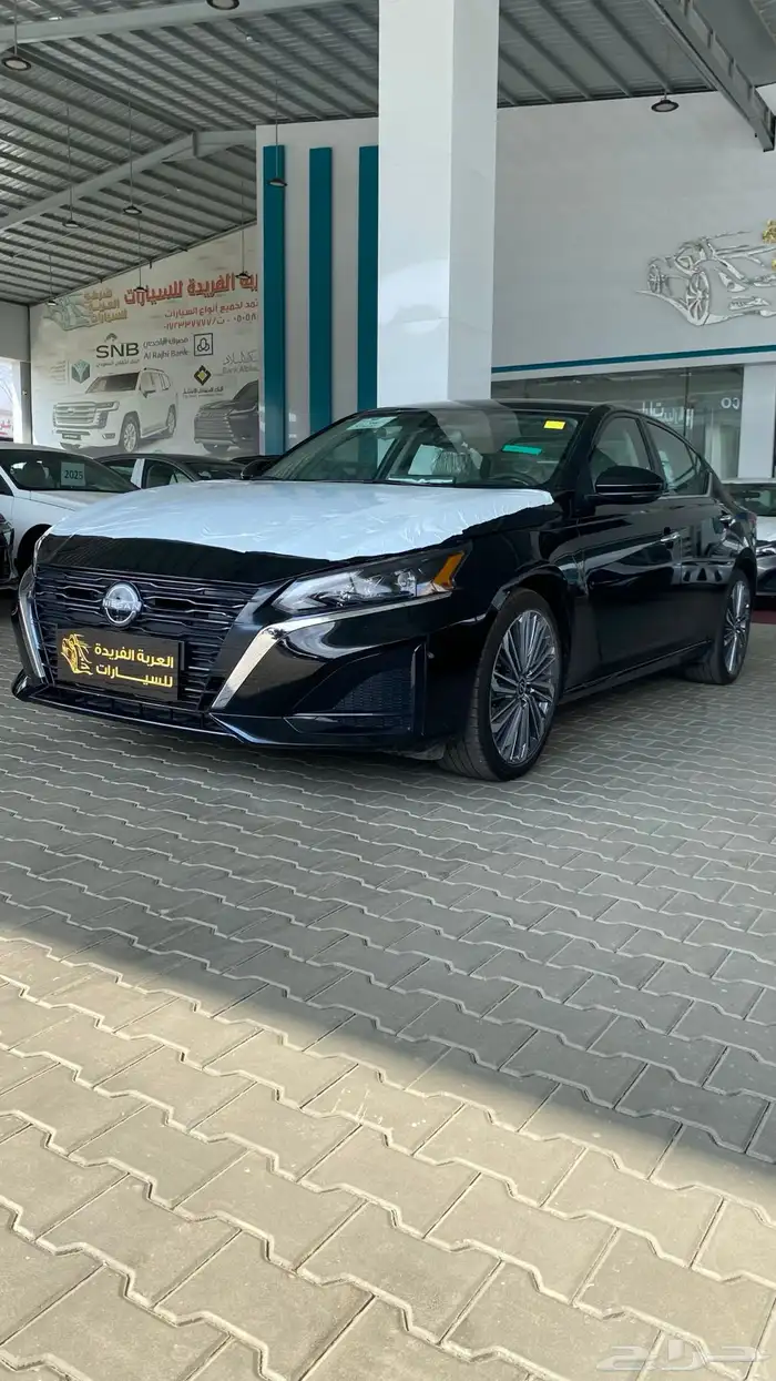 نيسان التيما SV موديل 2025 اللون اسود مكينه 2500 10