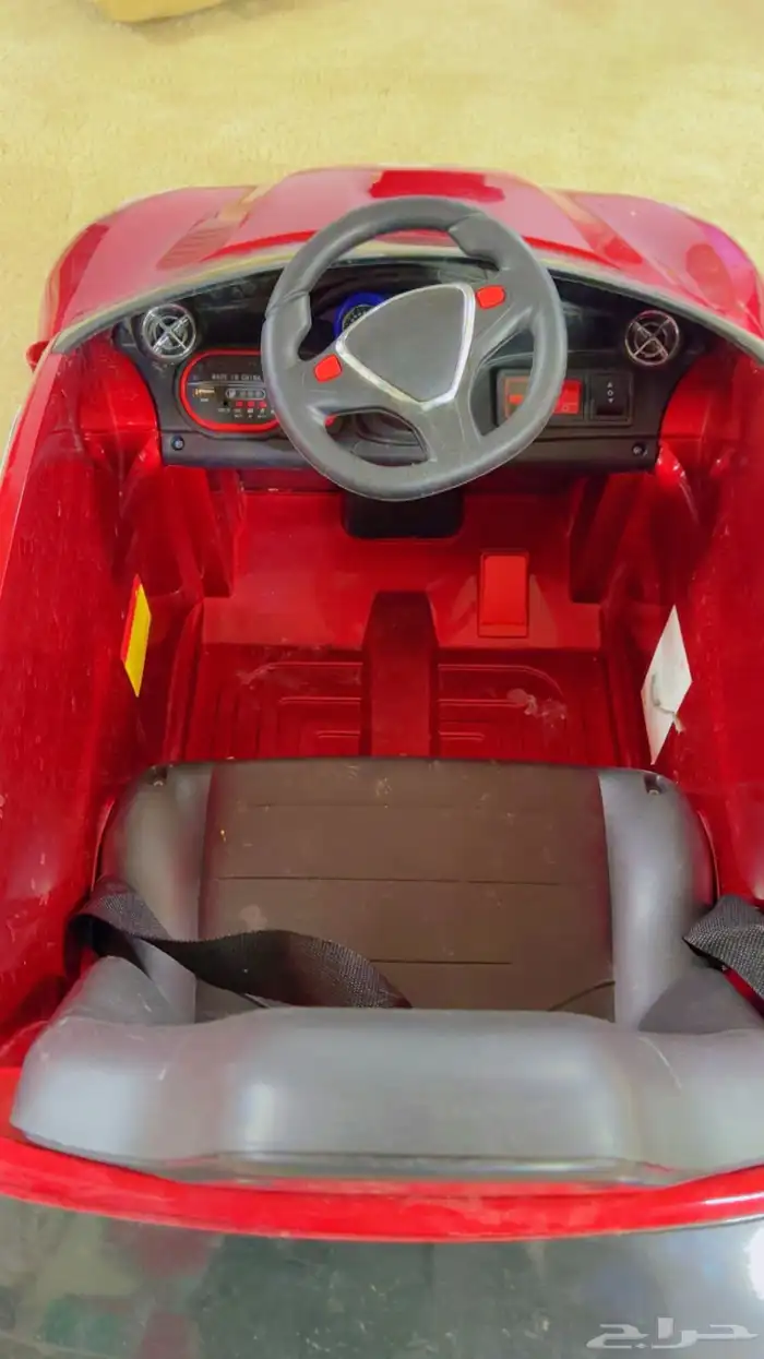 سيارة أطفال حمراء 1
