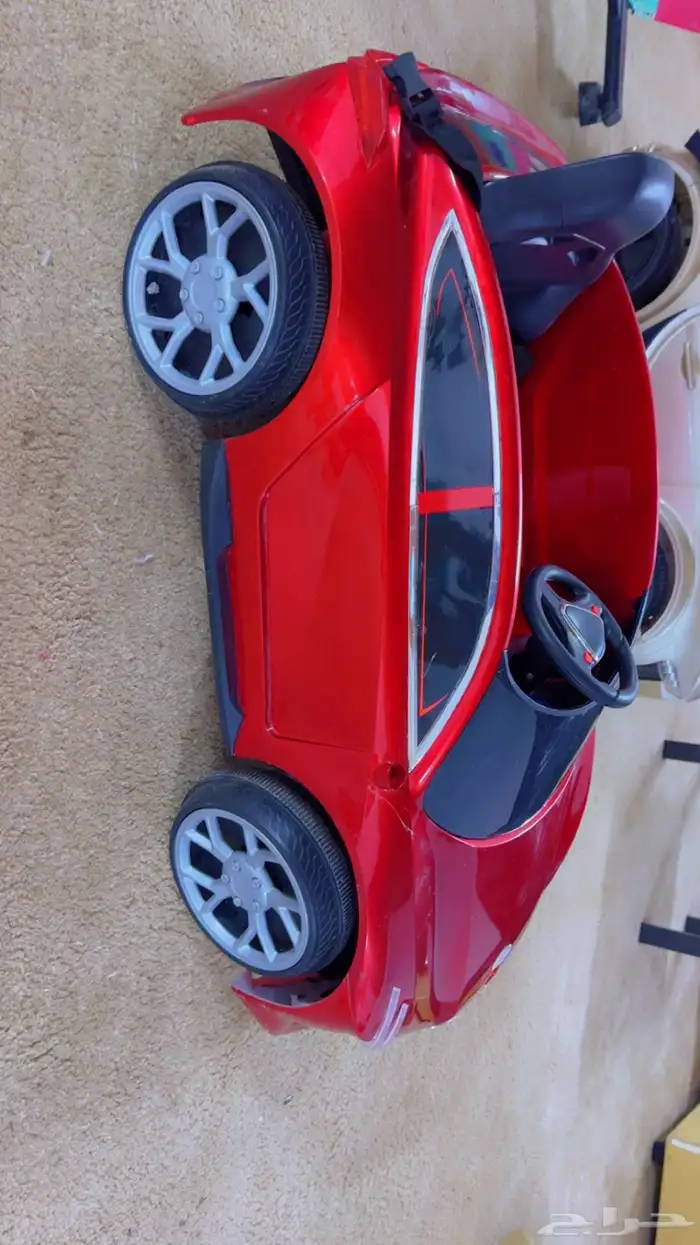 سيارة أطفال حمراء 2