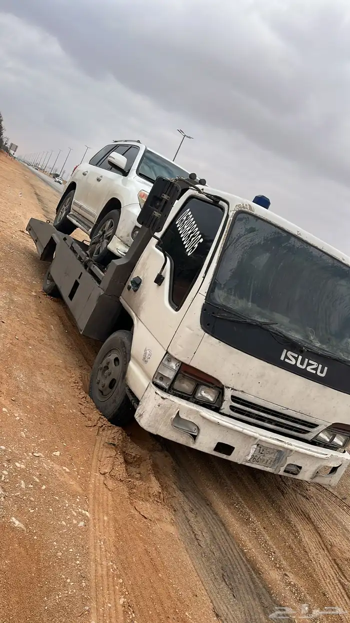 سطحة الخرج ابو عيث لنقل السيارات العطلانه والمصدومة 1