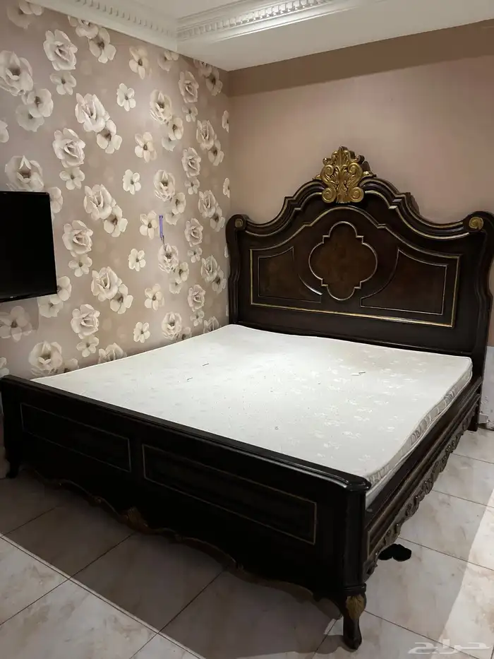 طقم غرفة نوم ملكي 3