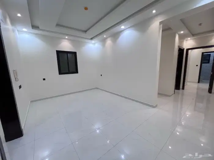 شقه فاخره للبيع بالدار البيضاء بالدور الاول قريب المترو 7