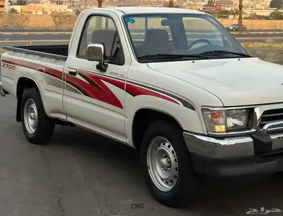 هايلوكس 2001 مخزن شبه اصفار ( تم البيع ) 2