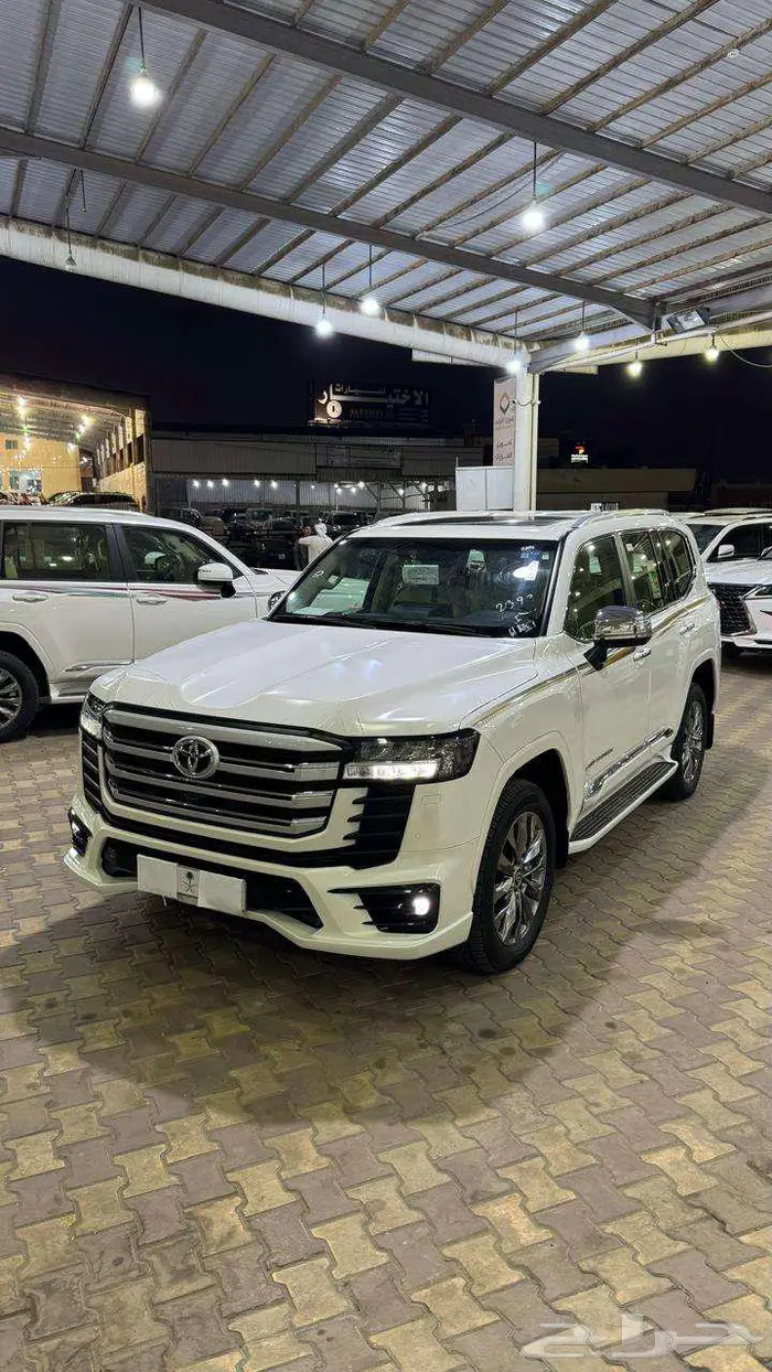 تويوتا جي اكس ار رقم 4 فل كامل بنزين موديل 2023 0