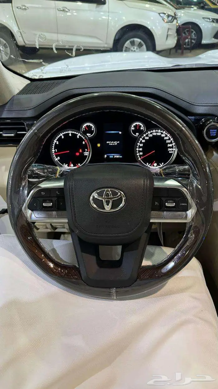 تويوتا جي اكس ار رقم 4 فل كامل بنزين موديل 2023 2