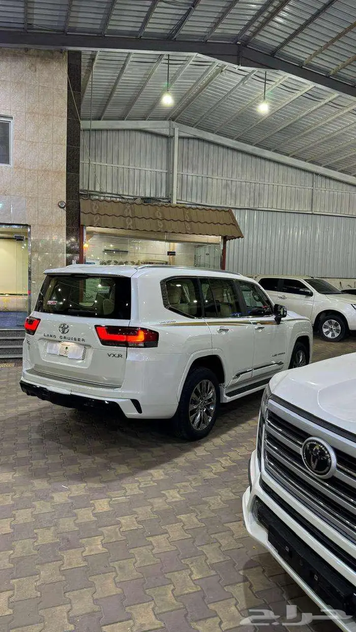 تويوتا جي اكس ار رقم 4 فل كامل بنزين موديل 2023 8