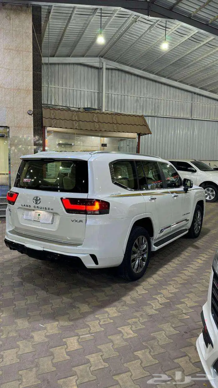 تويوتا جي اكس ار رقم 4 فل كامل بنزين موديل 2023 10