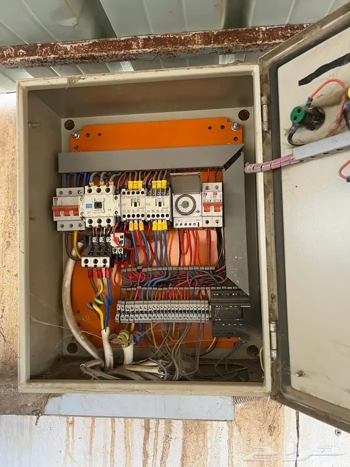 ثلاجه تبريد شبه جديده 17