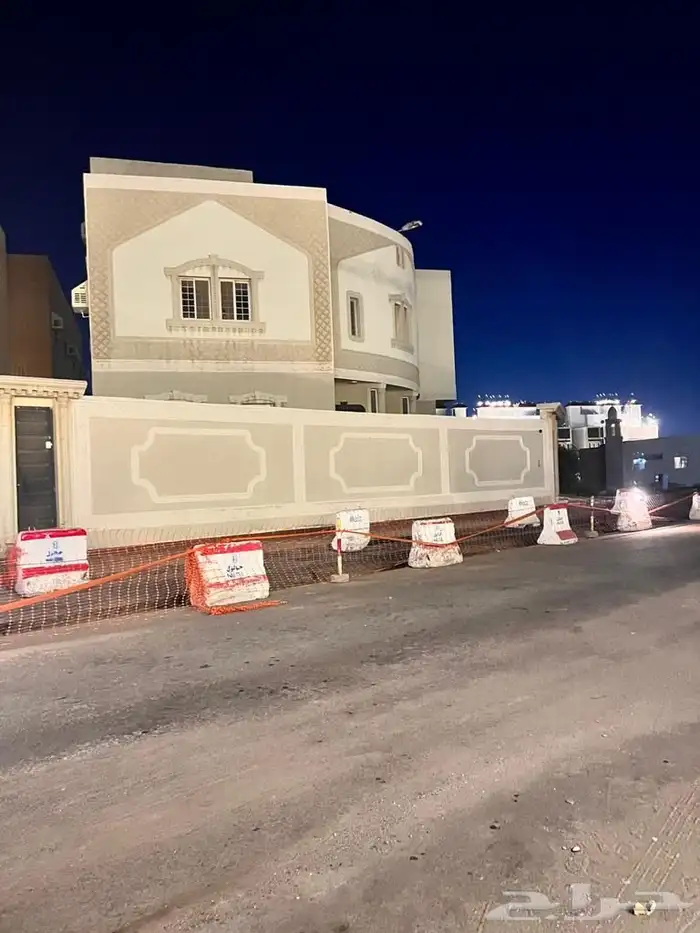 فلة فاخرة للايجار لمدة طويلة 0