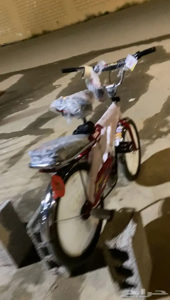 فيه حكات بسيطه وكاله ماكمل شهر ونص سبب البيع معد اطلع فيه 3