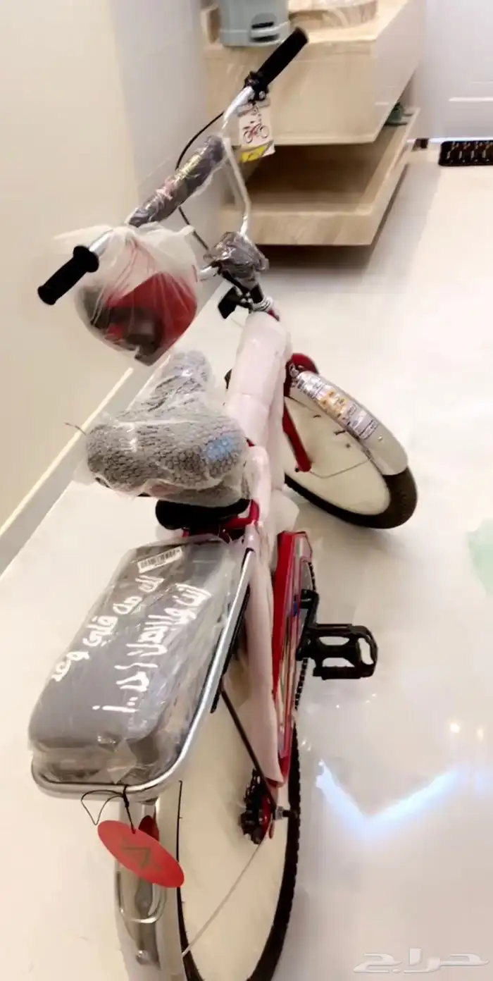 فيه حكات بسيطه وكاله ماكمل شهر ونص سبب البيع معد اطلع فيه 2