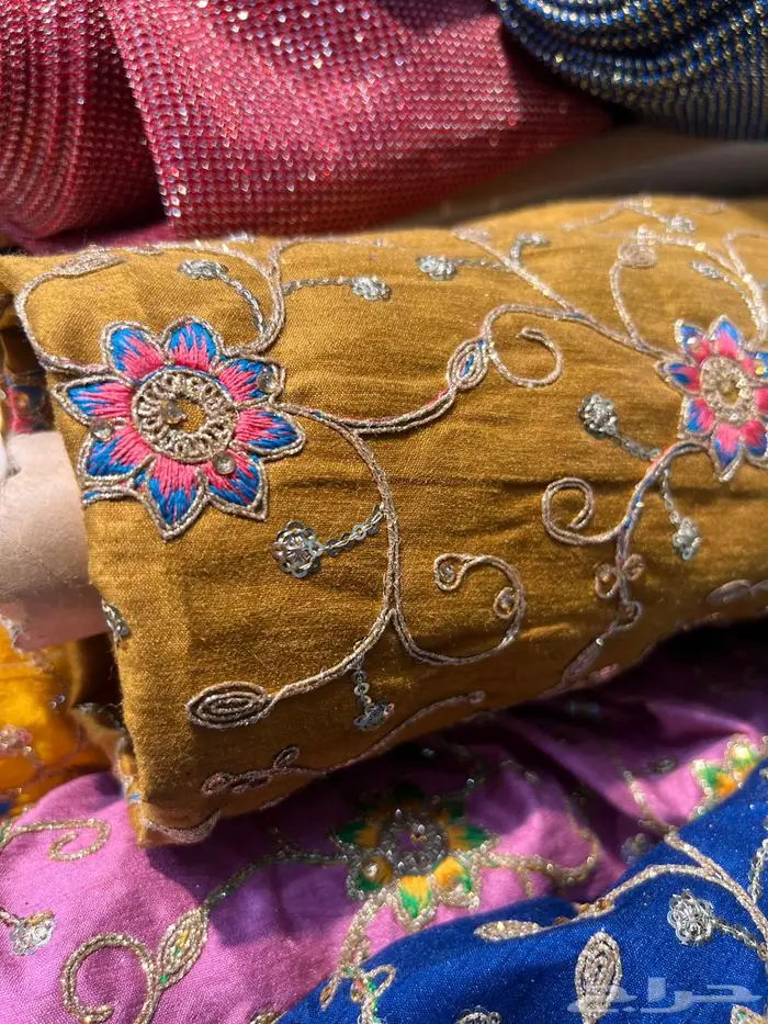 مشغل ومصممة وخياطة فساتين 0