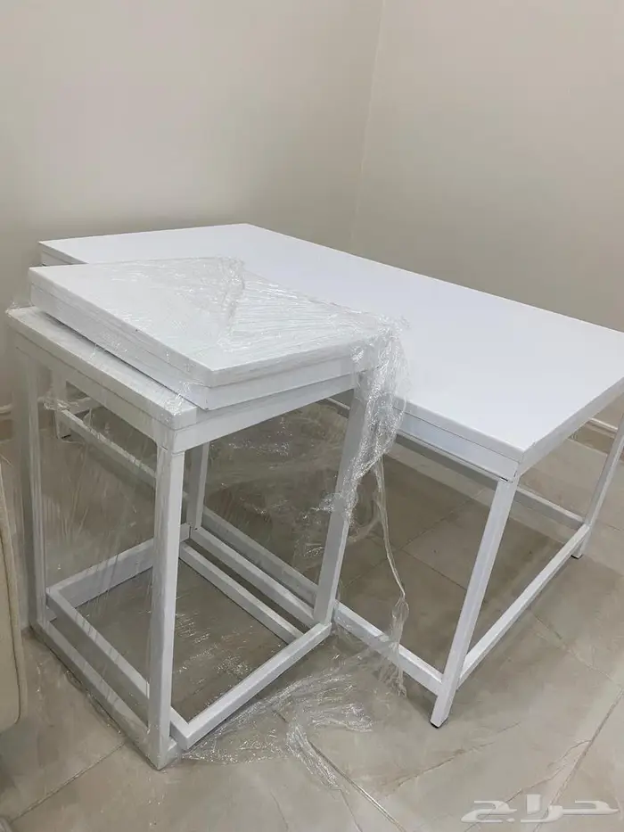 طاولات لون ابيض 0