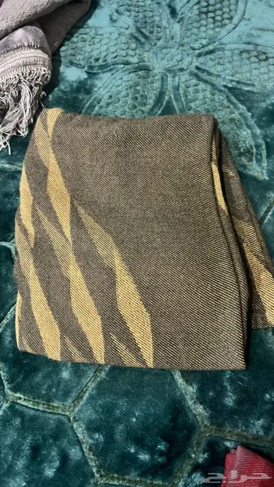 شال للبيع لونين بني وعودي 0