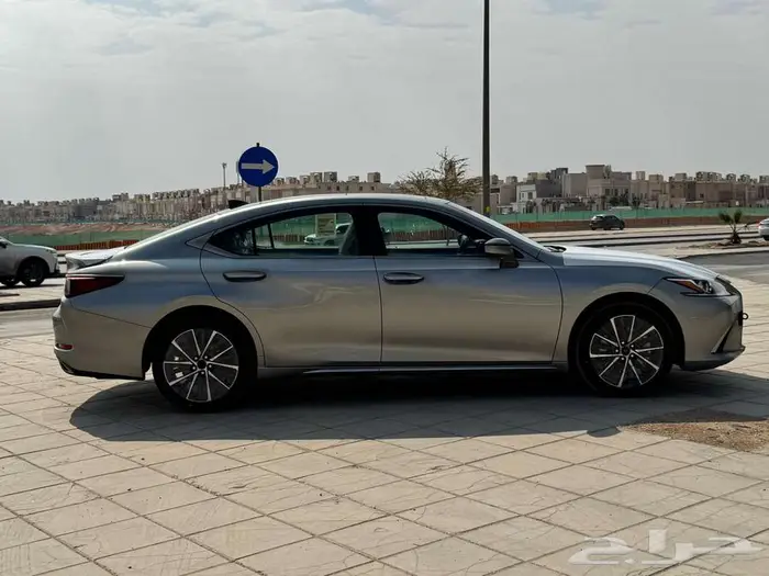 لكزس ES350 CC بانورما بحريني 2025 كاش وأقساط 3