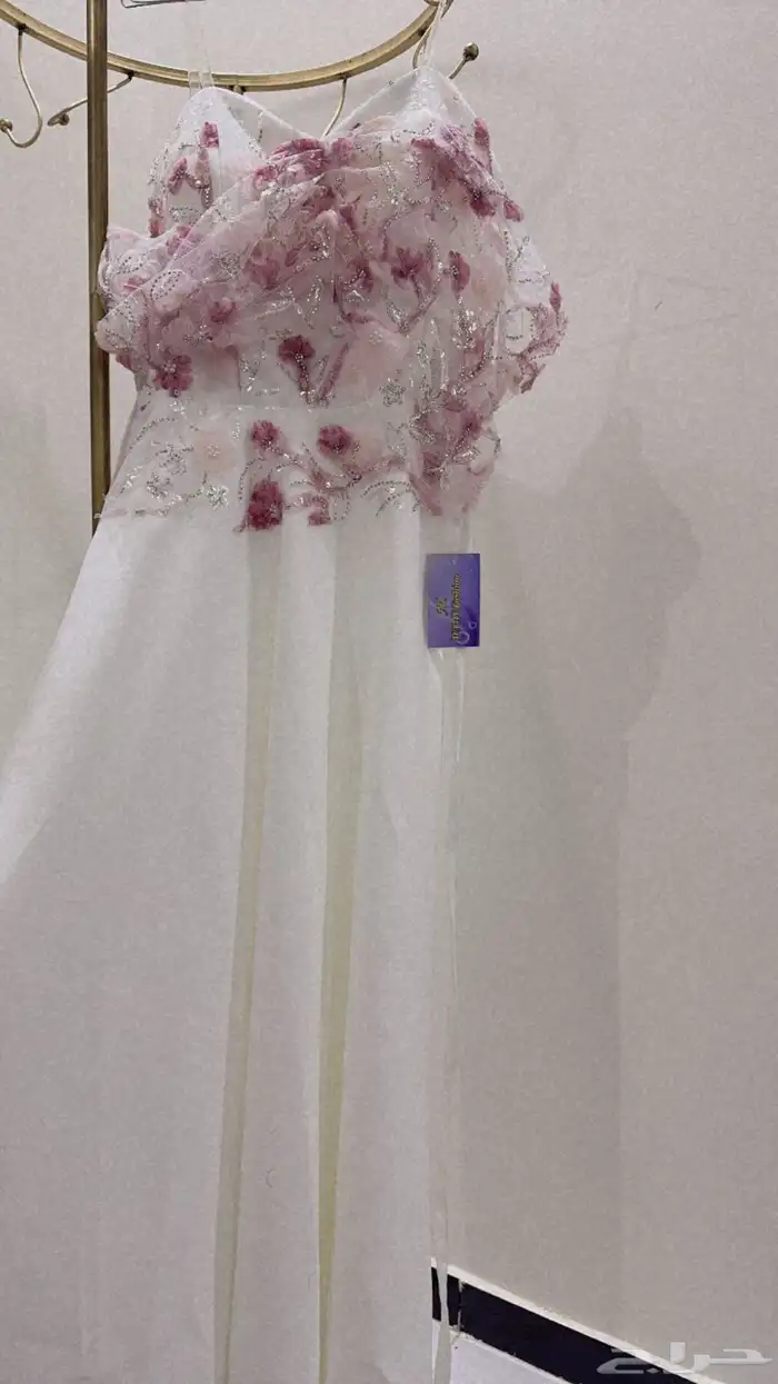 فستان جديد مانلبس ابدا  فقط القياس غير صحيح 0