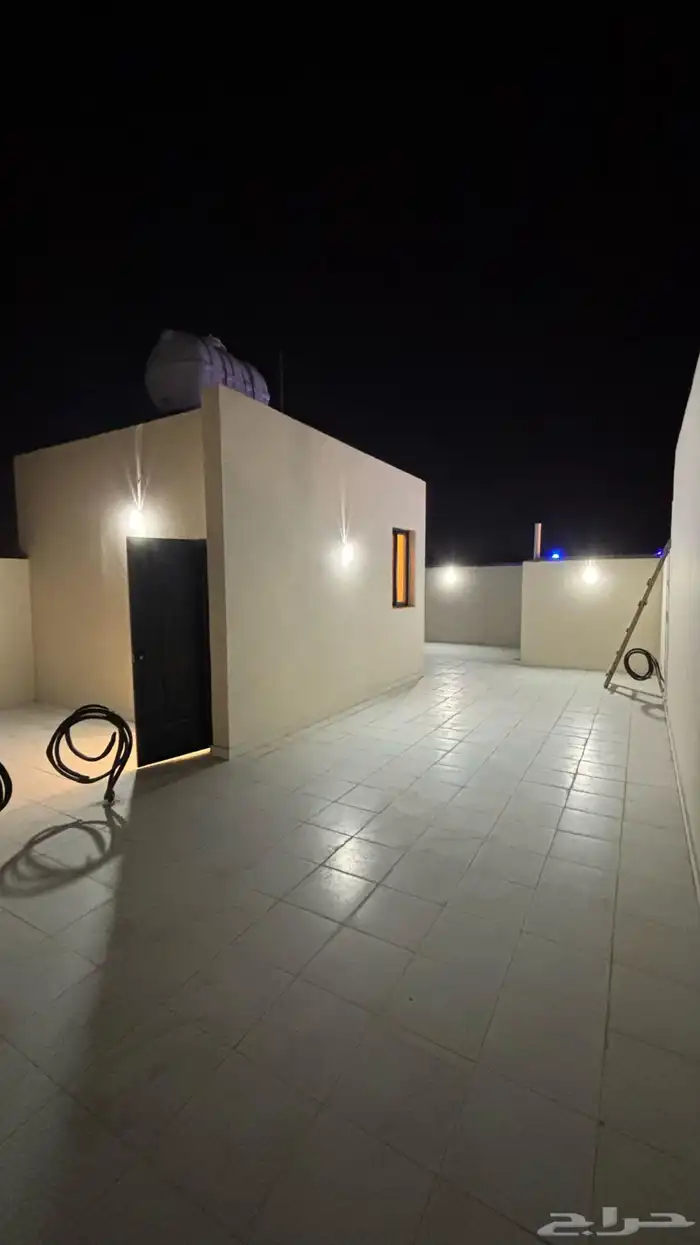 فلل في العزيزيه بموقع مكتمل الخدمات و5غرف نوم 19
