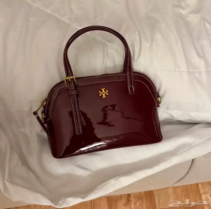 شنط وشوزات ماركه مختلفه 38