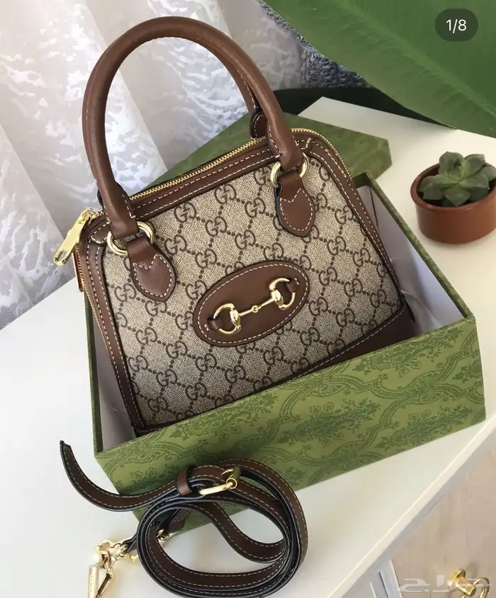 شنط وشوزات ماركه مختلفه 1