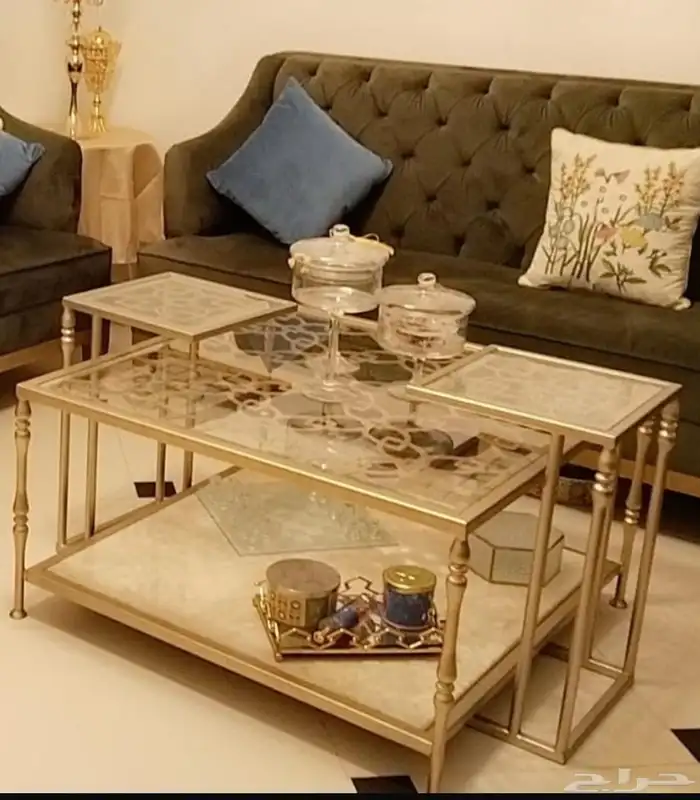 طاولة مع قاعدة رخام 0